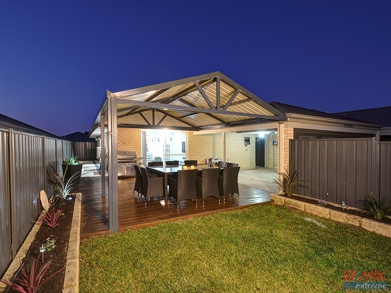 11 Dillwynia Bend, Banksia Grove WA 6031