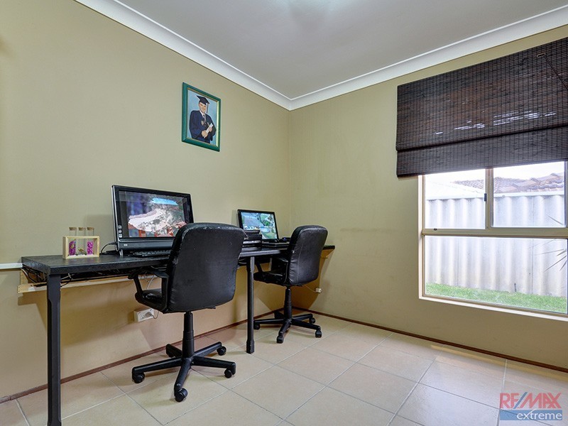 6 Woodlands Grove, Hocking WA 6065