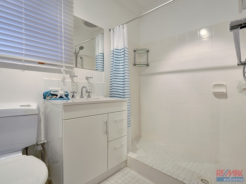 6 Woodlands Grove, Hocking WA 6065