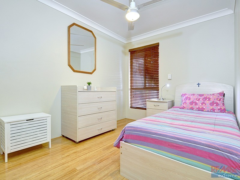 6 Woodlands Grove, Hocking WA 6065