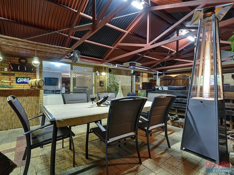 6 Woodlands Grove, Hocking WA 6065