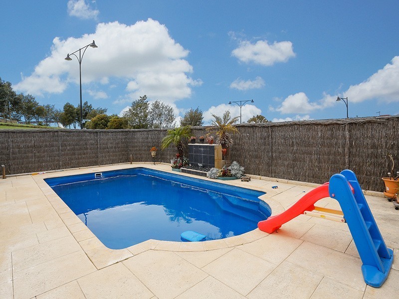 11 Bradman Drive, Butler WA 6036