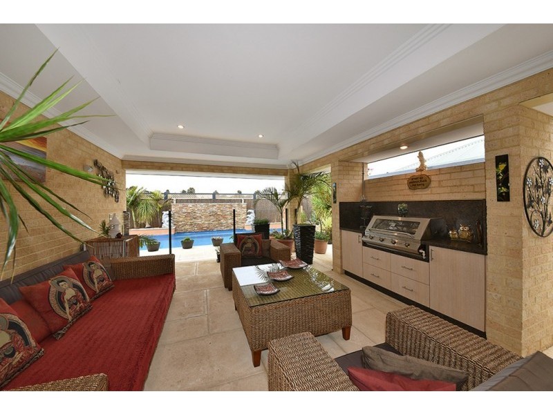 4 Bittern Street, Tapping WA 6065