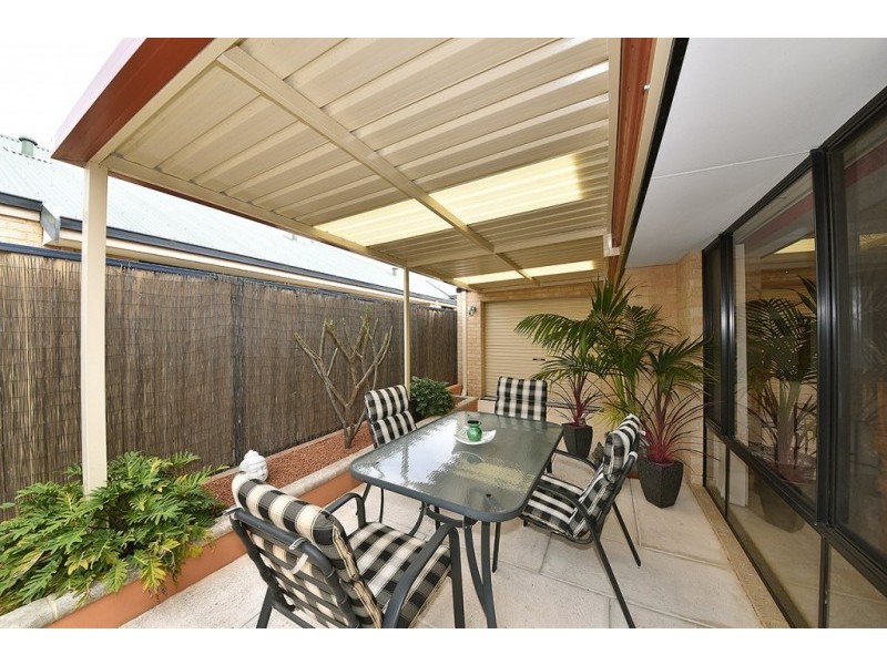 4 Bittern Street, Tapping WA 6065