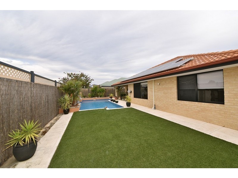 4 Bittern Street, Tapping WA 6065