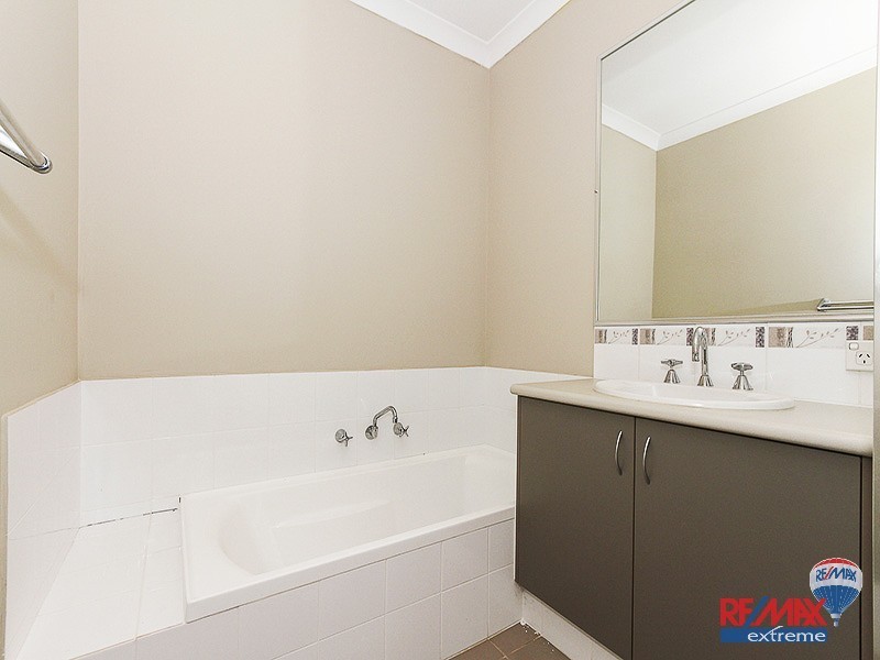 22b Beachwood Crescent, Butler WA 6036