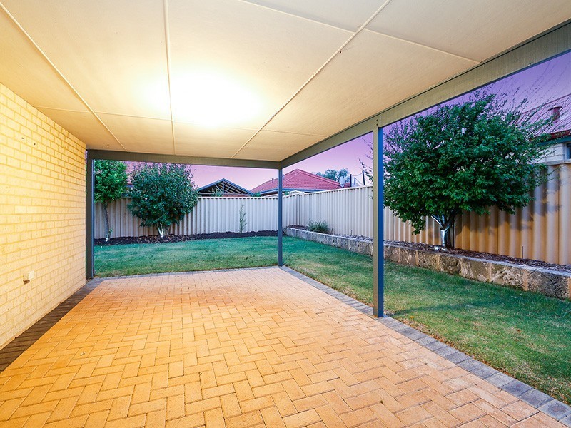 15 Dunsfold St, Butler WA 6036