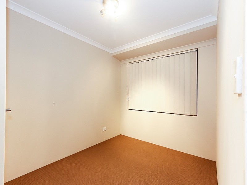 15 Dunsfold St, Butler WA 6036