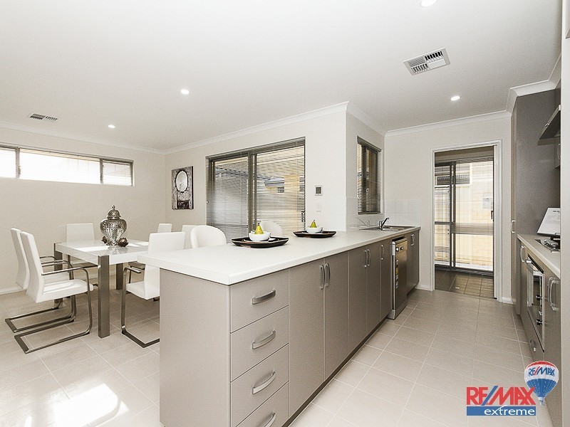 2/50 Toledo Drive, Hocking WA 6065