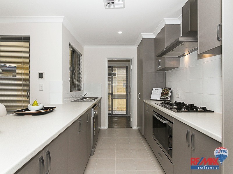 2/50 Toledo Drive, Hocking WA 6065