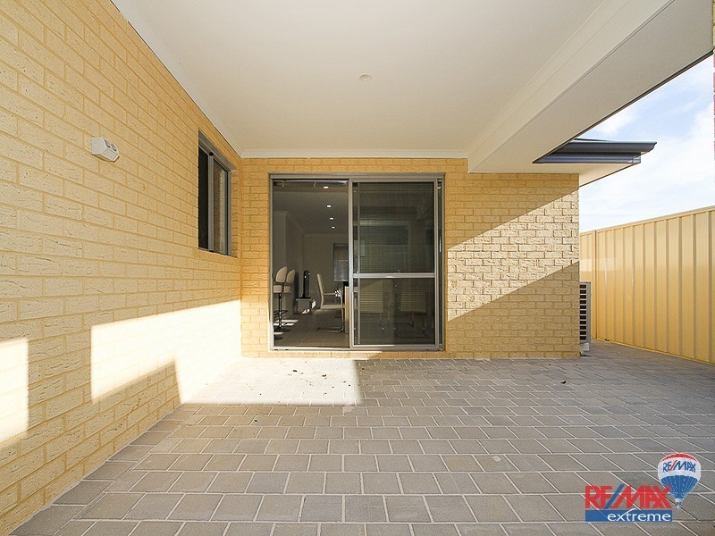 2/50 Toledo Drive, Hocking WA 6065