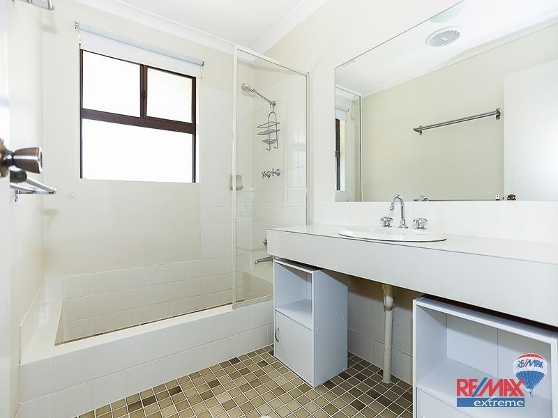 40 Yallambee Crescent, Wanneroo WA 6065