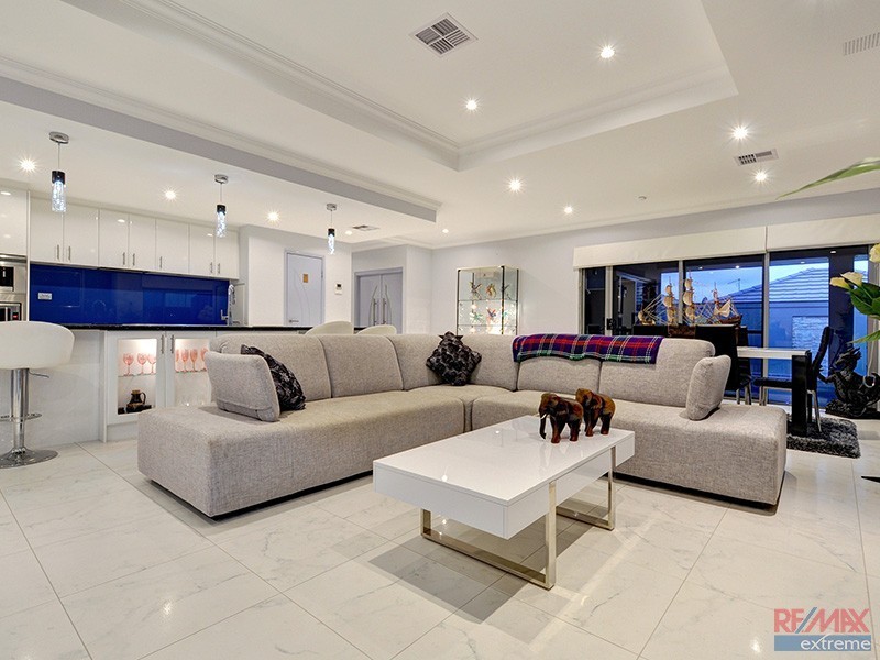 14 Toledo Drive, Hocking WA 6065