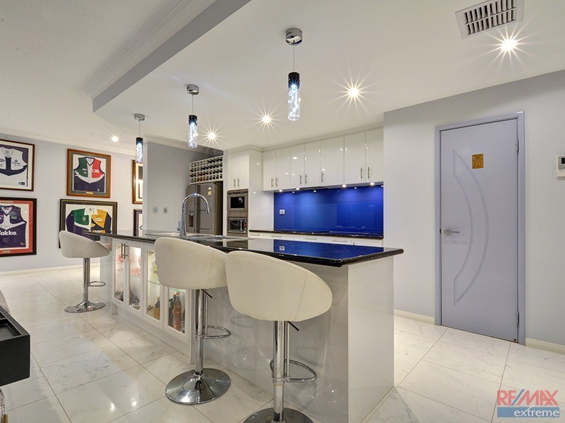 14 Toledo Drive, Hocking WA 6065