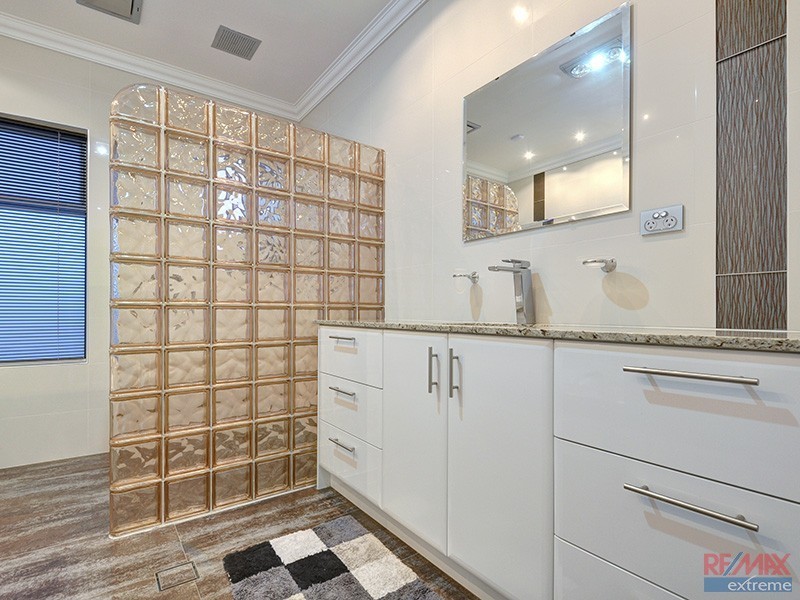 14 Toledo Drive, Hocking WA 6065