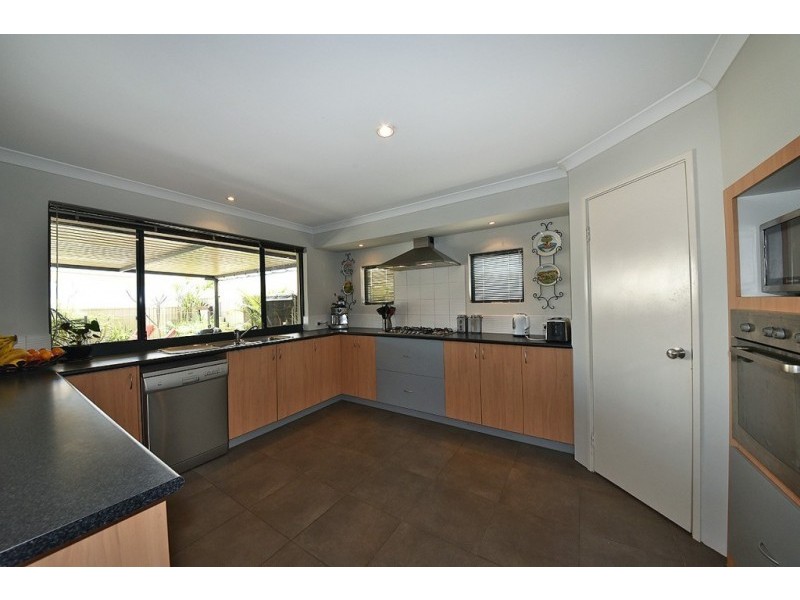 15 Ficarra Way, Sinagra WA 6065