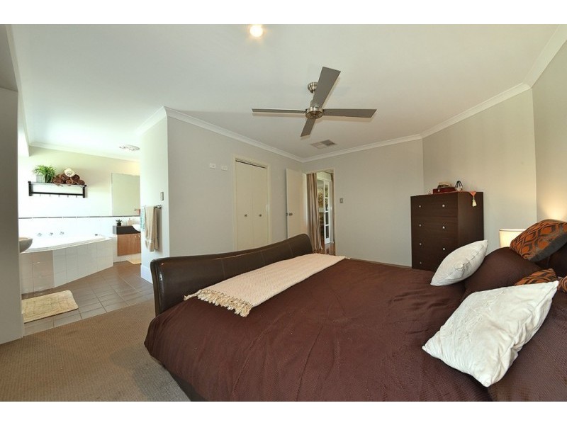 15 Ficarra Way, Sinagra WA 6065