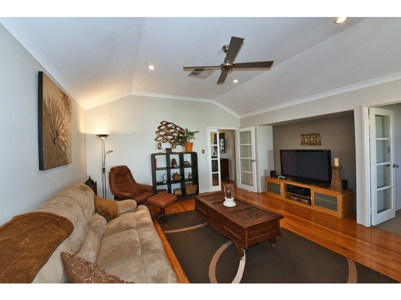 15 Ficarra Way, Sinagra WA 6065