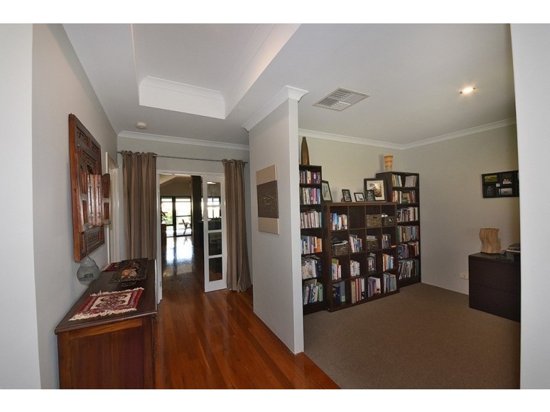 15 Ficarra Way, Sinagra WA 6065