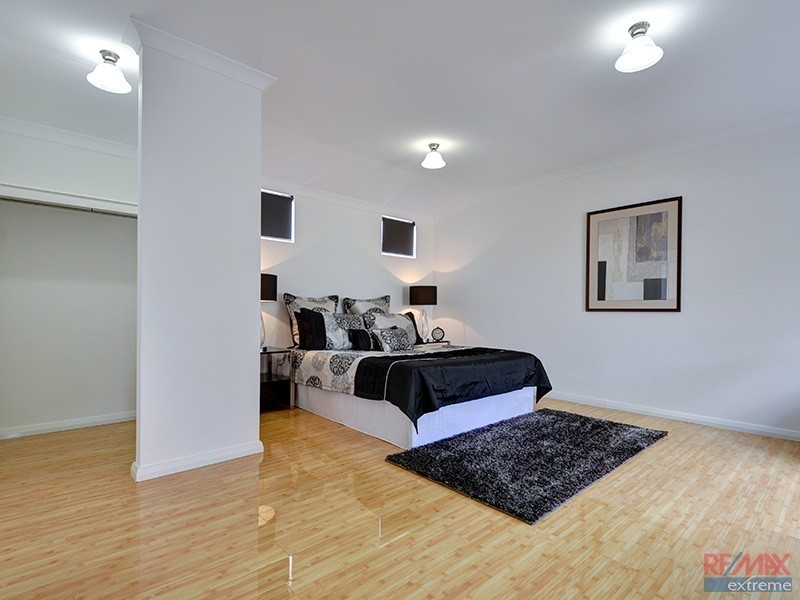 4 Kinta Way, Tapping WA 6065