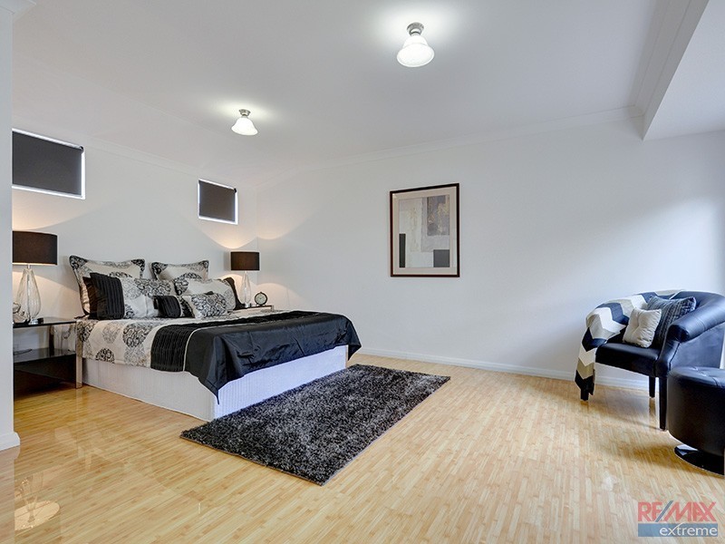 4 Kinta Way, Tapping WA 6065