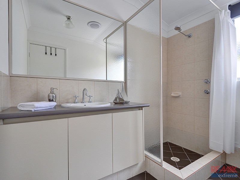 4 Kinta Way, Tapping WA 6065