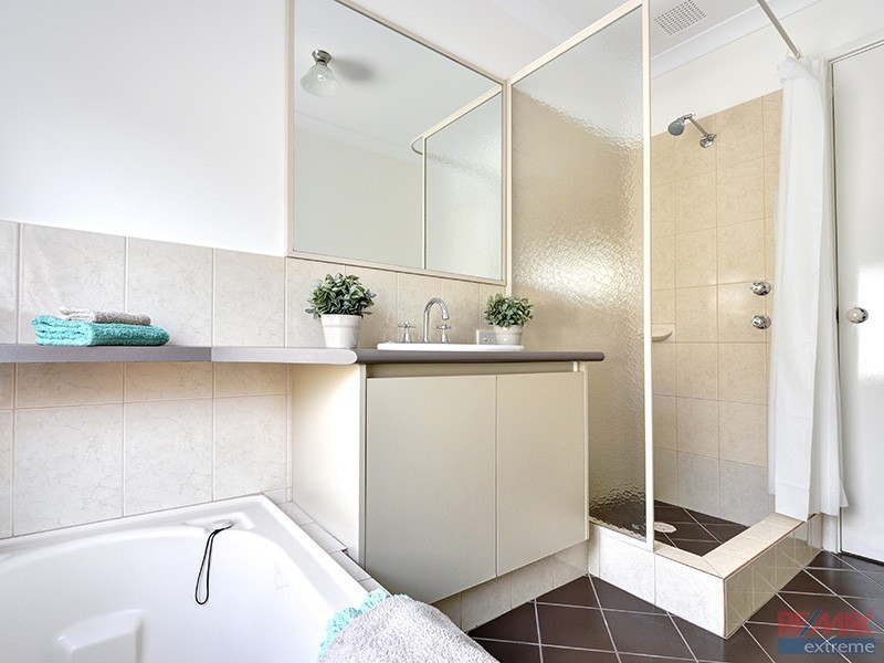 4 Kinta Way, Tapping WA 6065