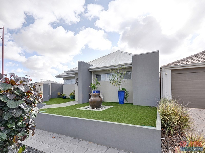 1 Voyager Link, Pearsall WA 6065