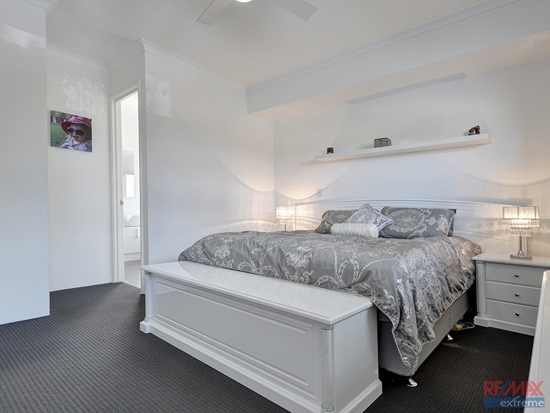 1 Voyager Link, Pearsall WA 6065