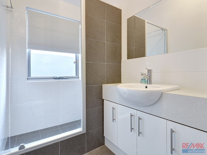 1 Voyager Link, Pearsall WA 6065