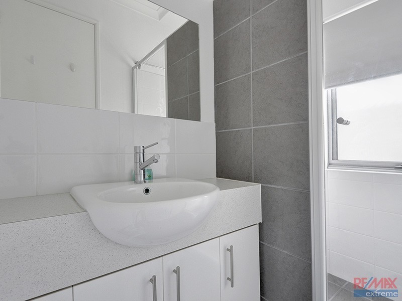 1 Voyager Link, Pearsall WA 6065