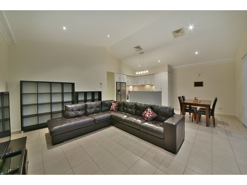 10 Navarre Way, Butler WA 6036