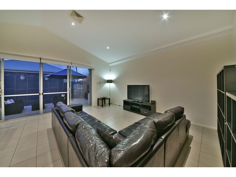 10 Navarre Way, Butler WA 6036