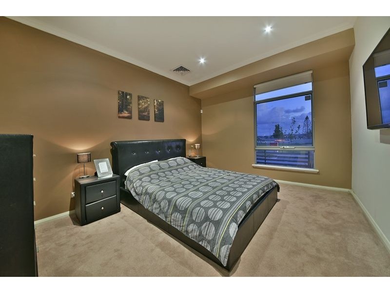 10 Navarre Way, Butler WA 6036