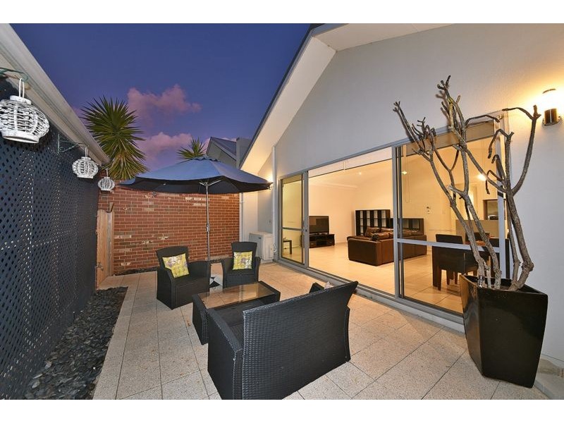 10 Navarre Way, Butler WA 6036