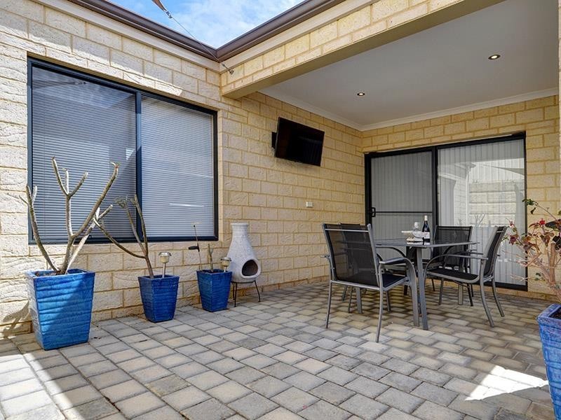 33 Zingarello Street, Pearsall WA 6065