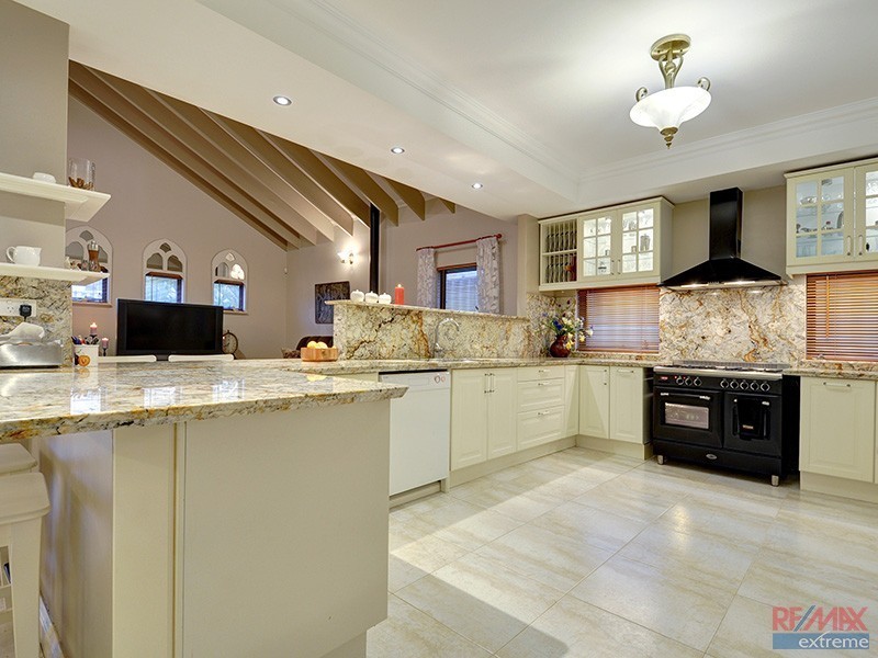 23 Kallatina Drive, Iluka WA 6028