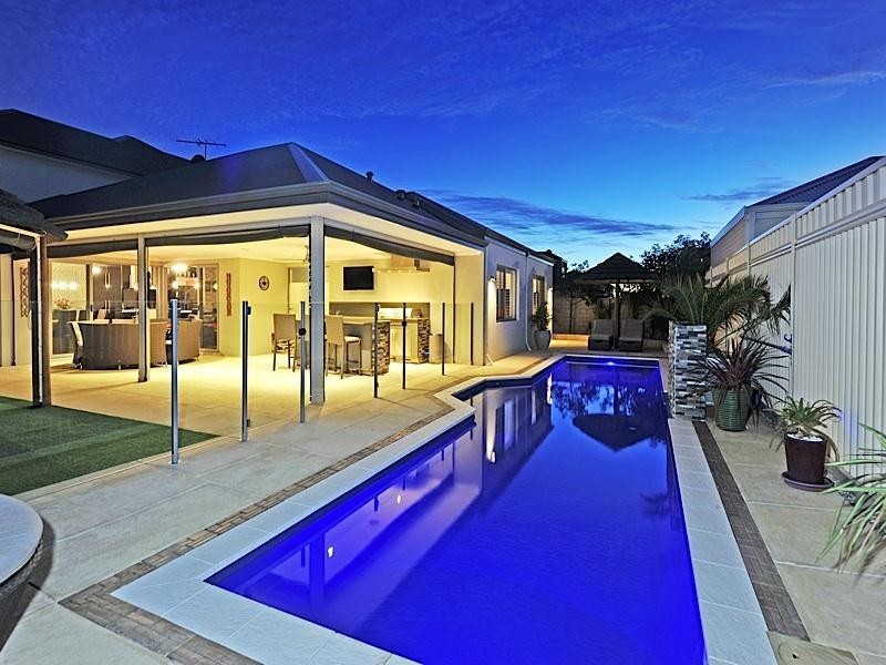 2 Spitfire Ave, Burns Beach WA 6028