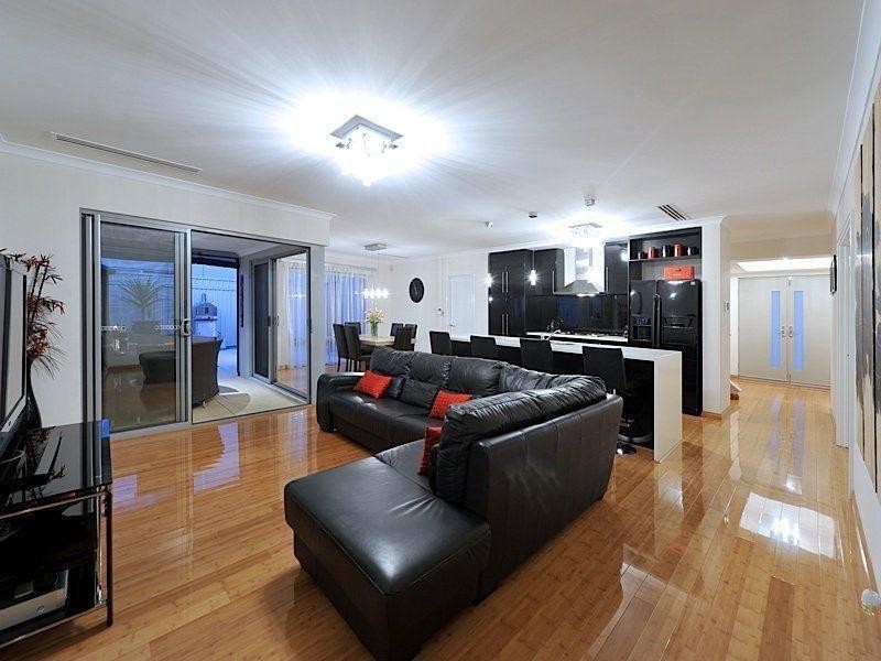 2 Spitfire Ave, Burns Beach WA 6028