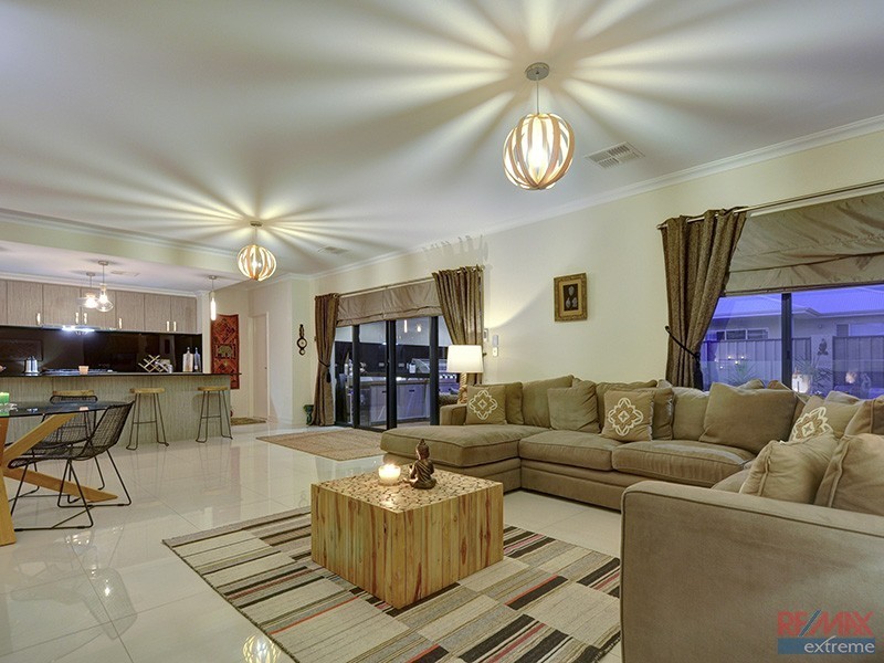 24 Sextant Way, Jindalee WA 6036