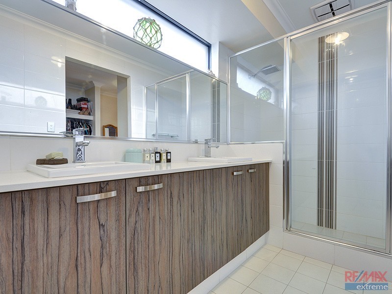 24 Sextant Way, Jindalee WA 6036