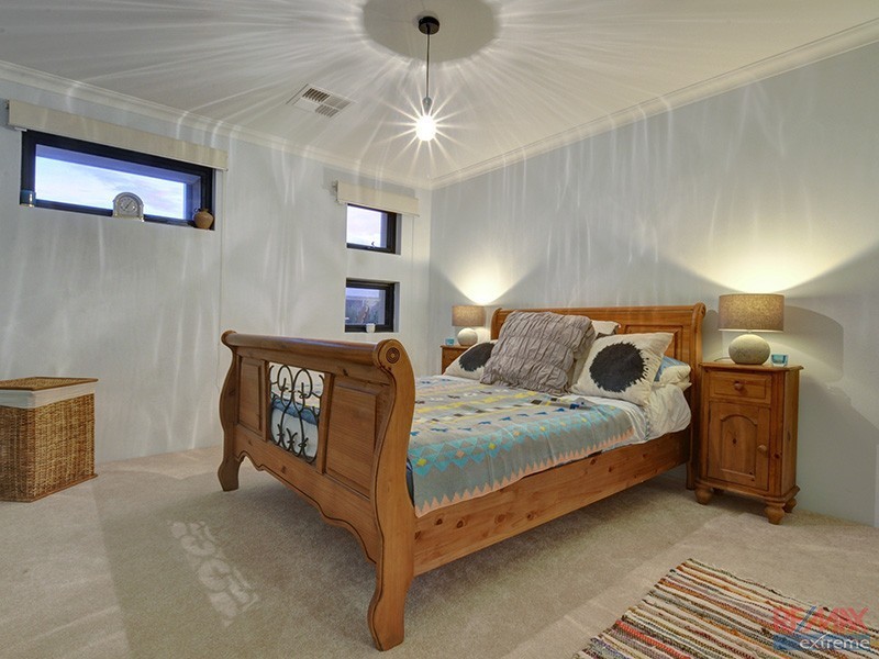 24 Sextant Way, Jindalee WA 6036