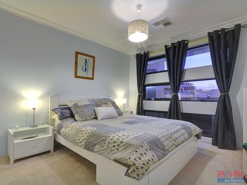 24 Sextant Way, Jindalee WA 6036