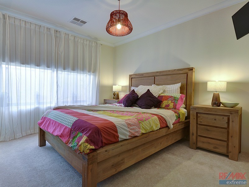 24 Sextant Way, Jindalee WA 6036