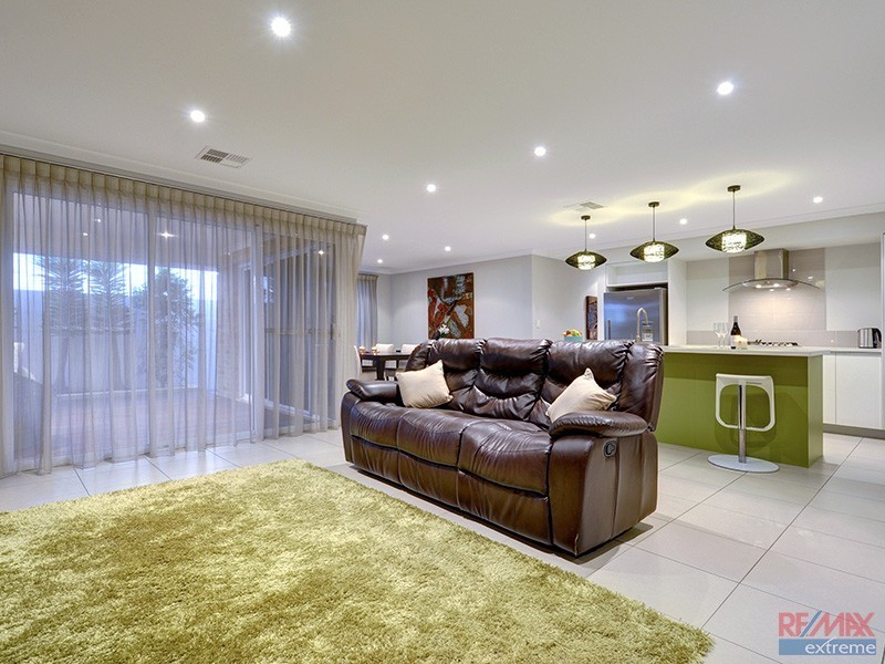 24 Leeway Loop, Alkimos WA 6038