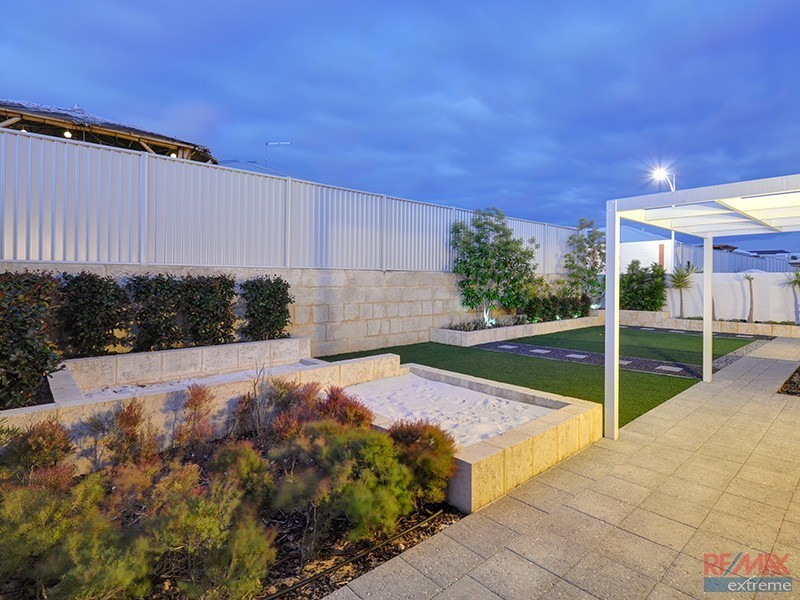 24 Leeway Loop, Alkimos WA 6038