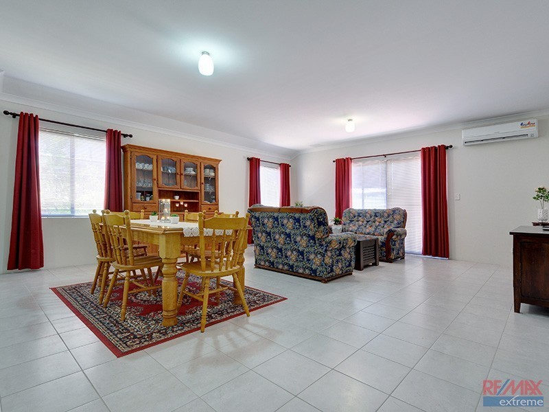 85 Joseph Banks Blvd, Banksia Grove WA 6031