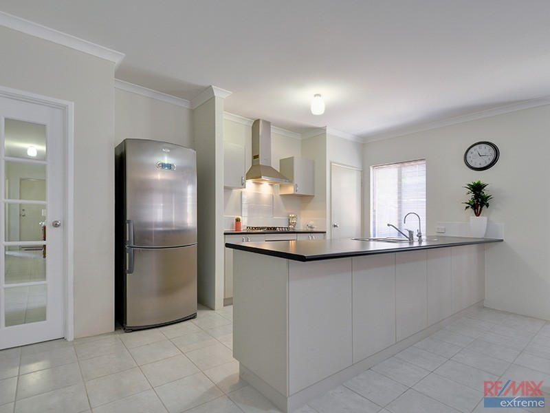 85 Joseph Banks Blvd, Banksia Grove WA 6031