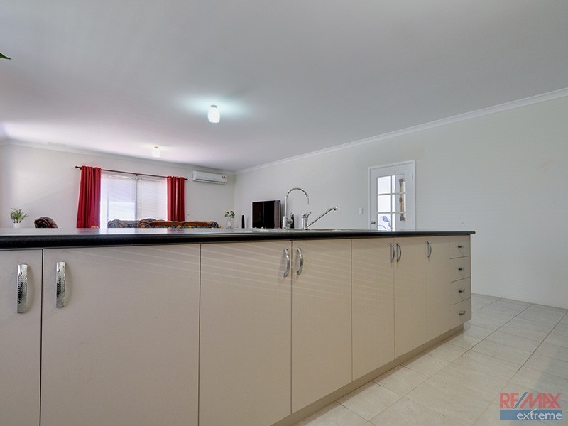 85 Joseph Banks Blvd, Banksia Grove WA 6031