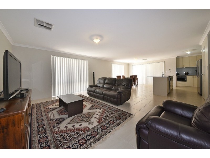 4 Ferryside Rd, Butler WA 6036